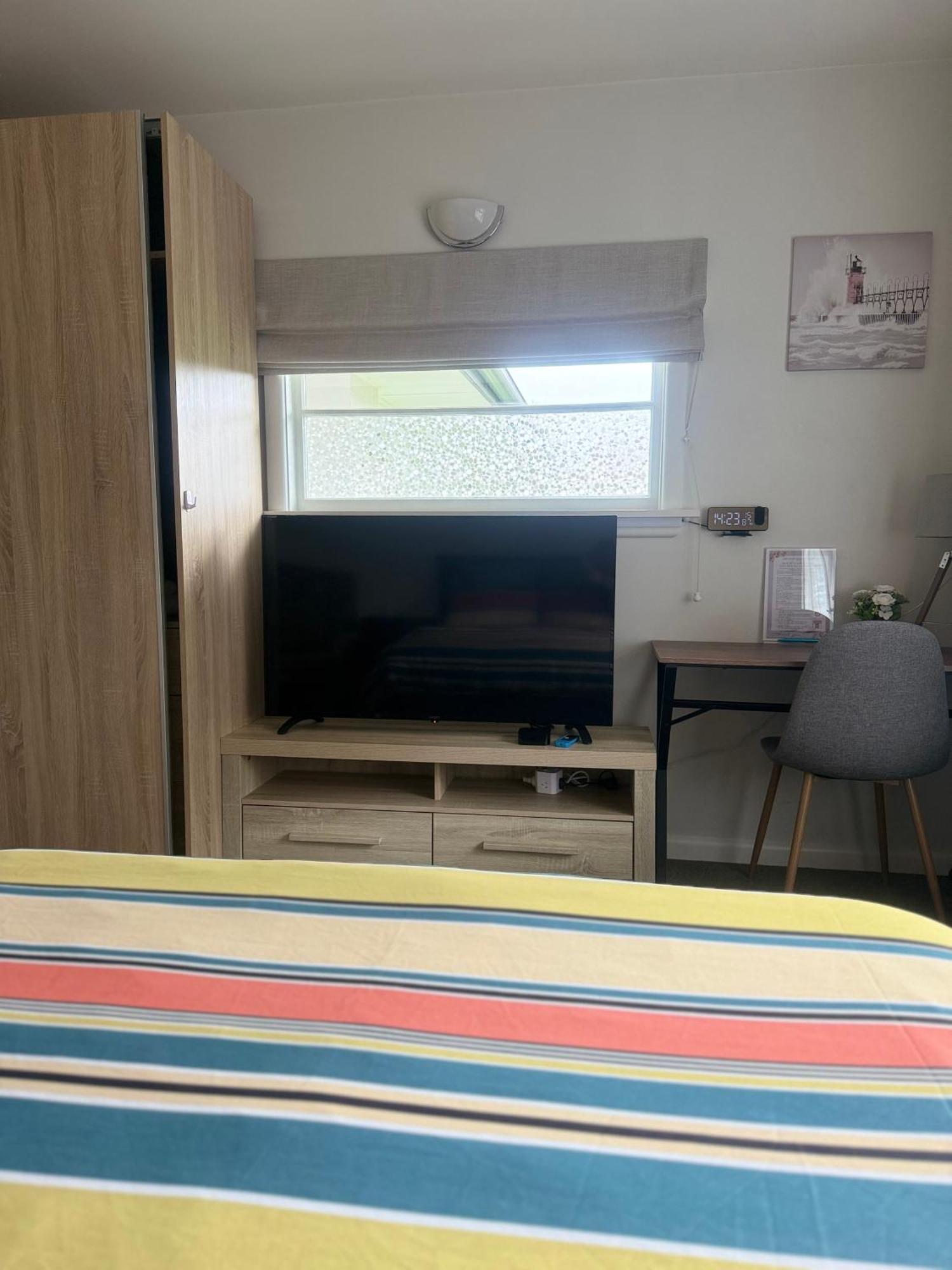 Cozy And Sunny Room Near City To Seapath Christchurch Bagian luar foto