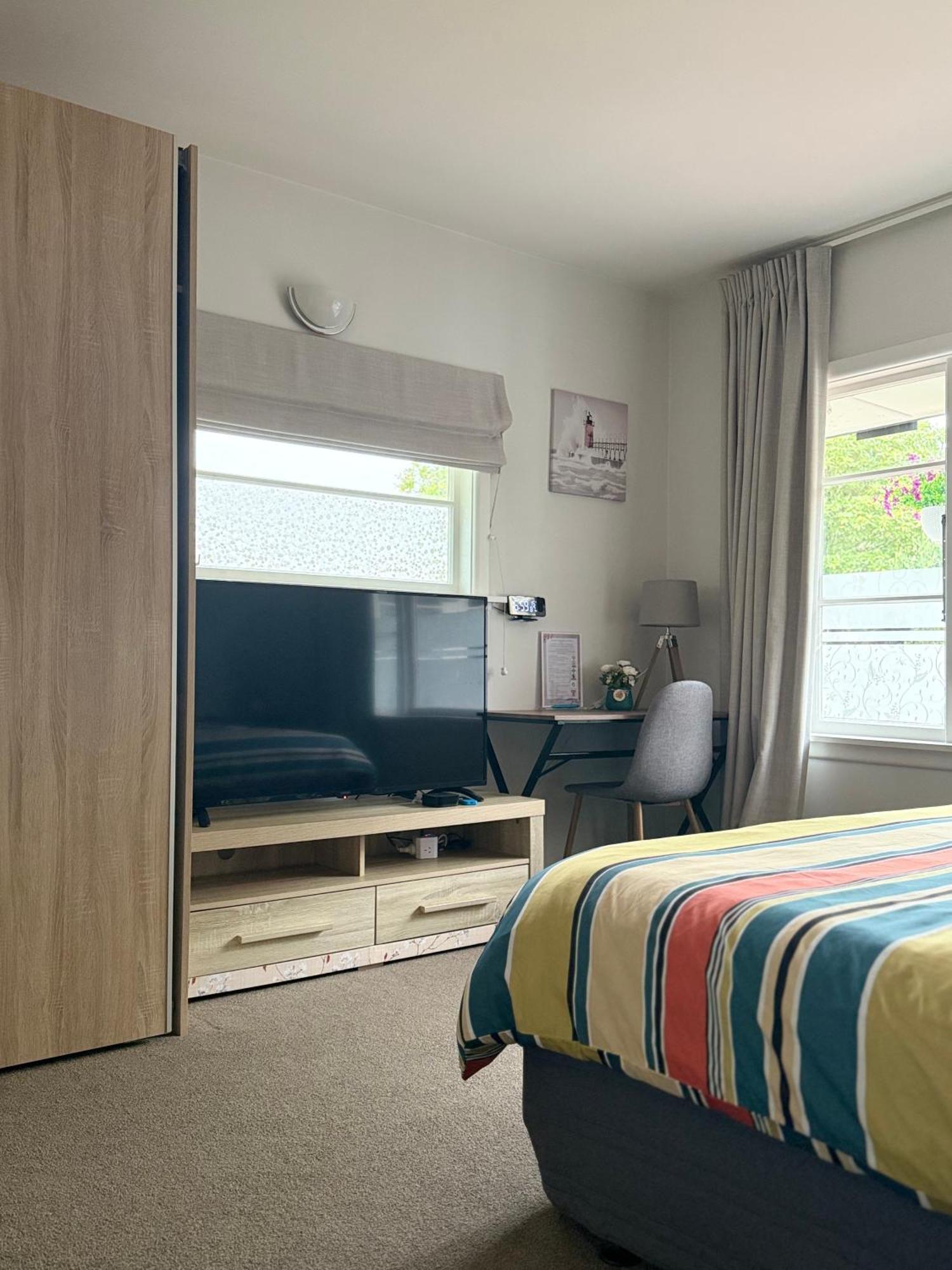 Cozy And Sunny Room Near City To Seapath Christchurch Bagian luar foto